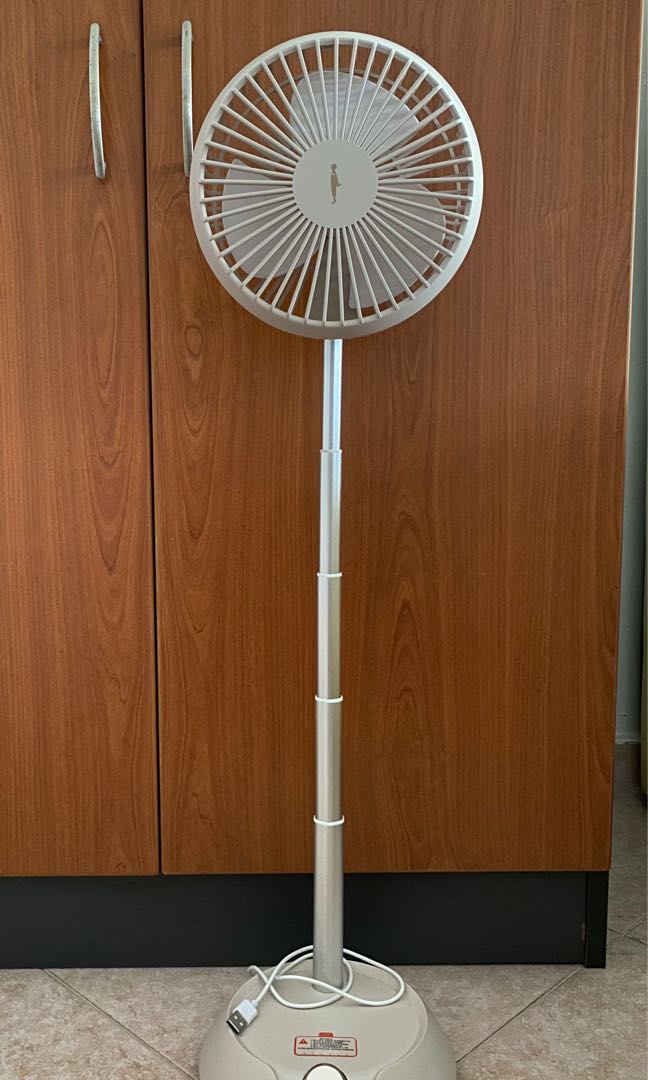 Wireless Foldable fan . Height adjustable , table fan to floor fan., TV
