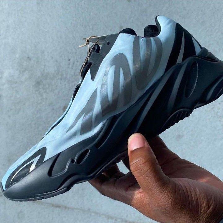 Yeezy Boost 700 MNVN