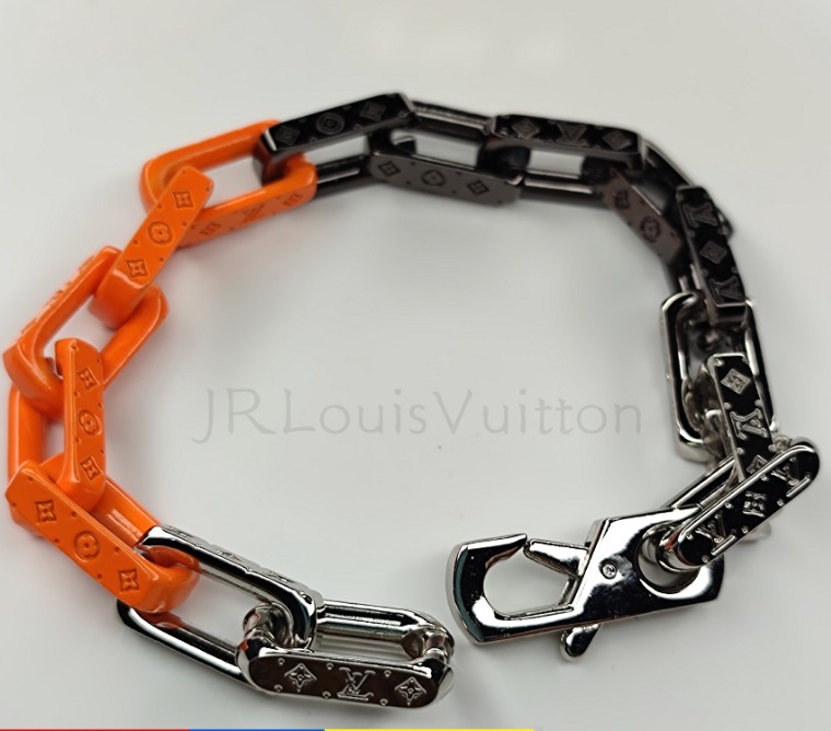 Louis Vuitton Monogram Chain Bracelet Silver Black Metal. Size L