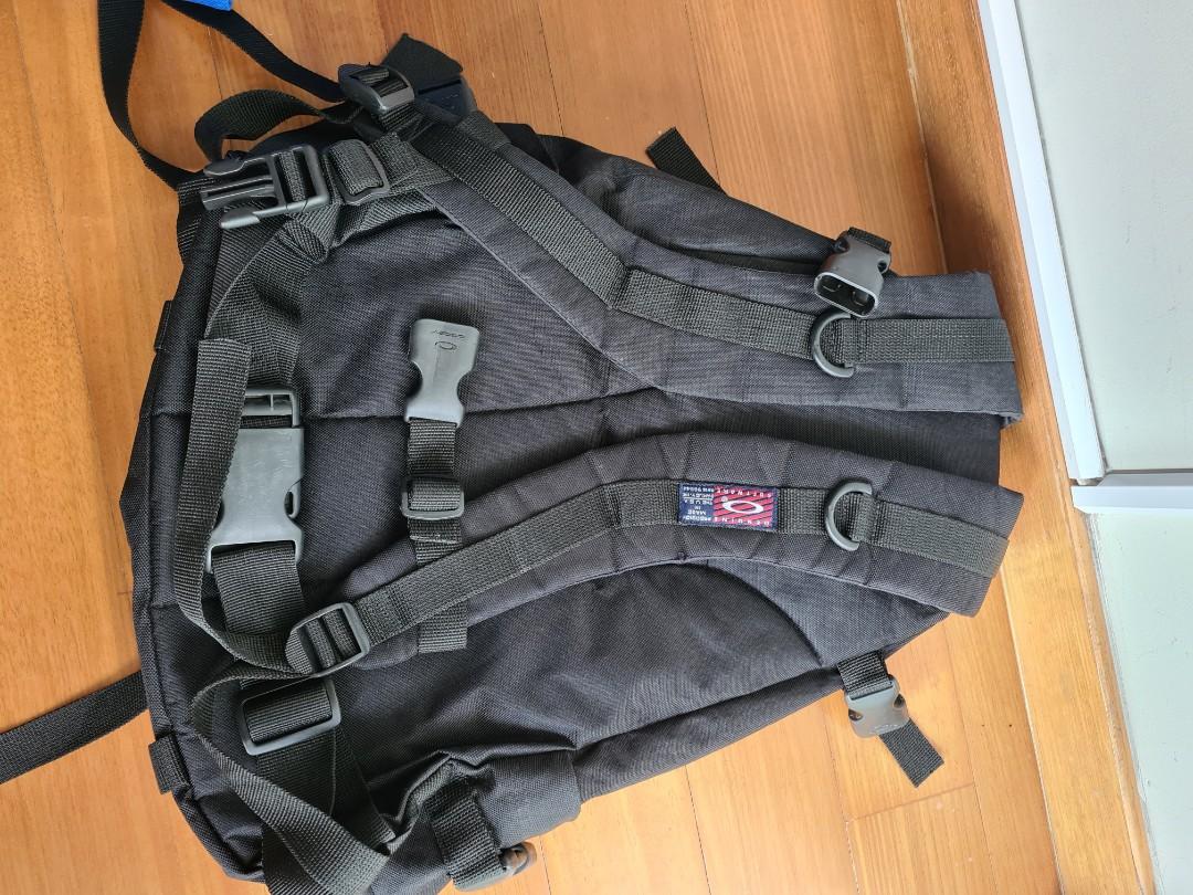 Back pack (Category: Backpacks) located in Singapore. Submitted by mdd23 (Listing ID 1103020206, Image 2). Description: good size backpack fsat deal.