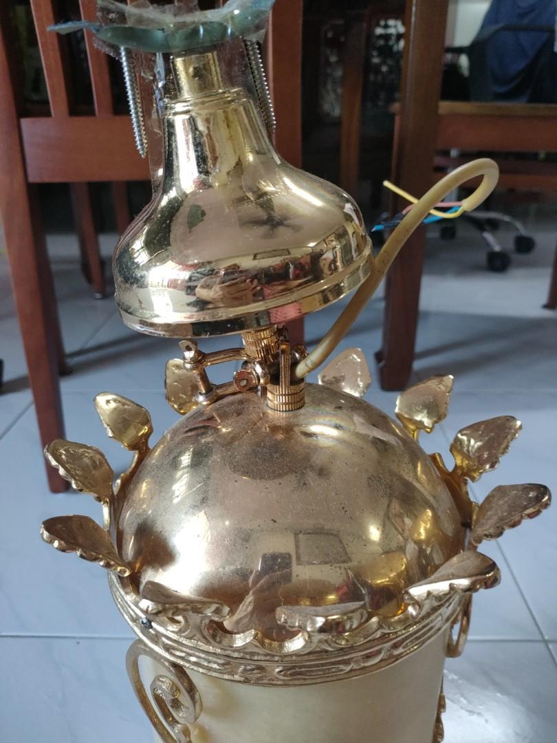 Ceiling light (Category: Lighting) located in Singapore. Submitted by krystleyat (Listing ID 1102997733, Image 3). Description: marble body with gold plated.