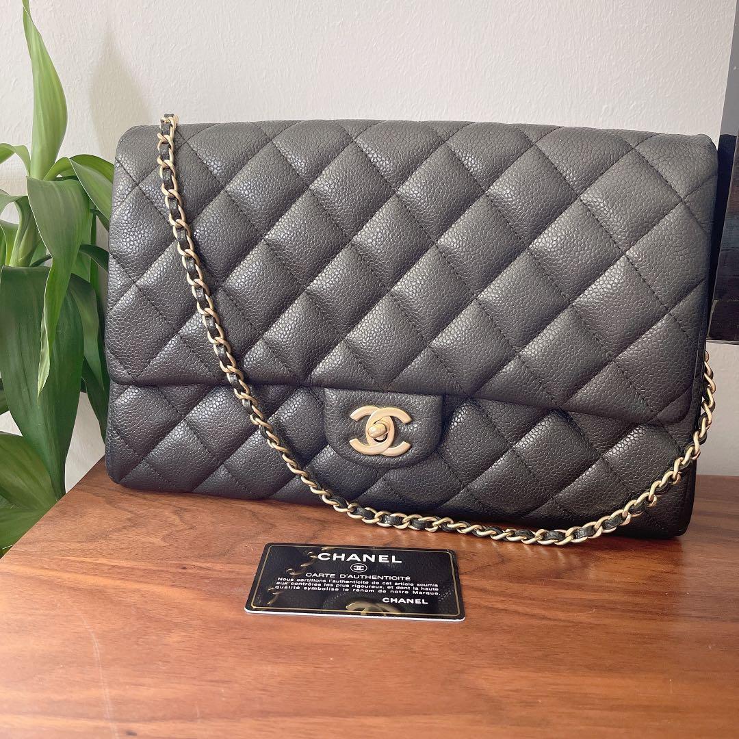 Chanel Black Caviar Clutch on Chain, Women's Fashion, Bags & Wallets,  Purses & Pouches on Carousell