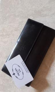 Dompet prada