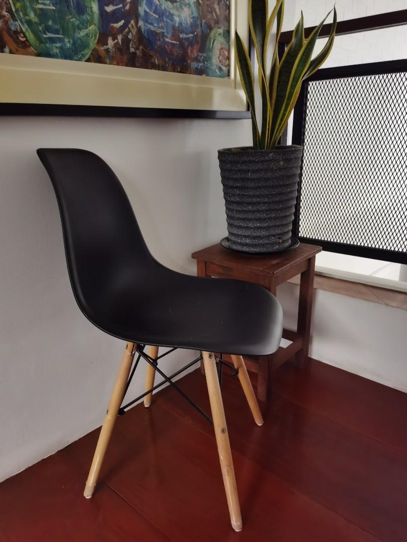 Eames chair (Category: Chairs) located in Paranaque City. Submitted by jalilit (Listing ID 1013149859, Image 3). Description: Eames chair Bought at Dexterton 1500 each Black 2 pcs Pick up BF Parañaque.