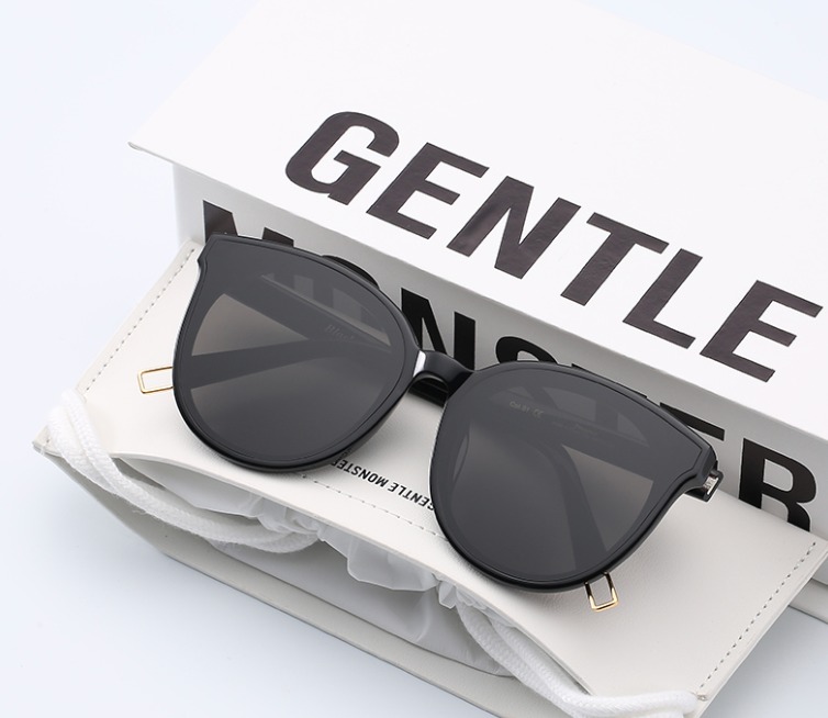 Gentle monster black peter top