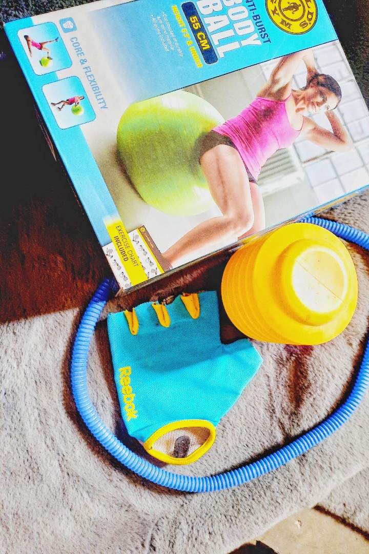 Gold's gym body ball, Sports Equipment, Exercise & Fitness, Toning