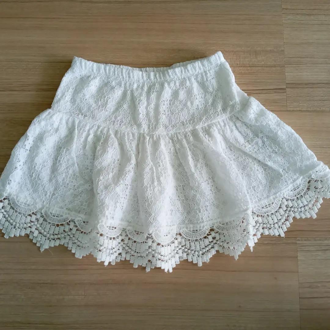 H&m white hotsell lace skirt