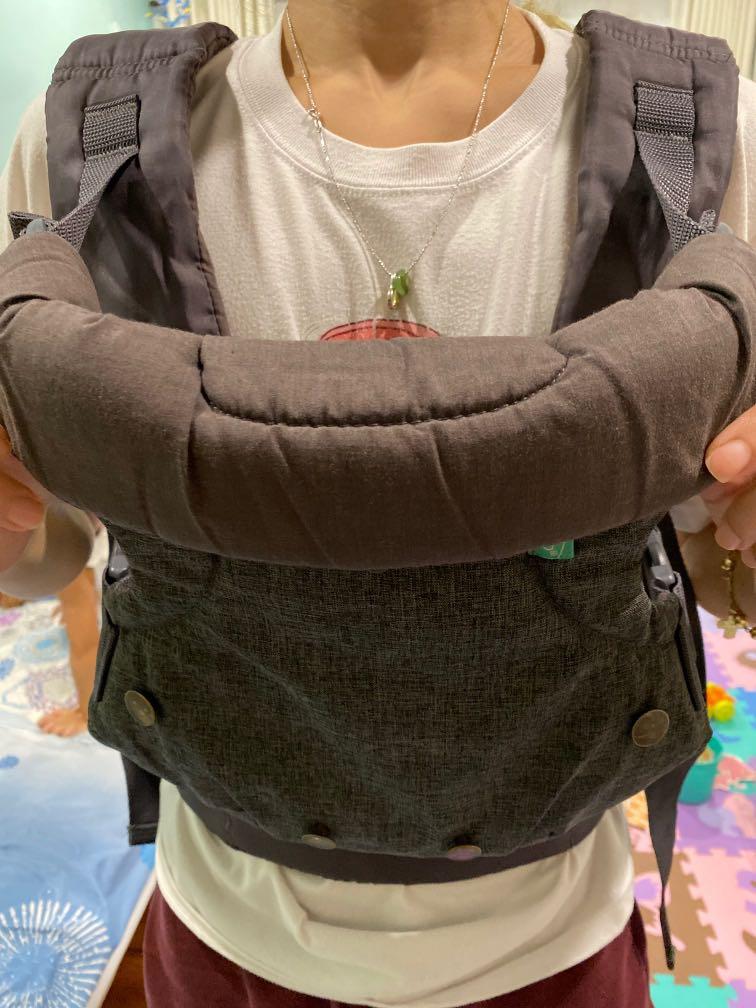 Infantino carrier (Category: Carriers & Slings) located in Quezon City. Submitted by kassielim (Listing ID 1102943676, Image 2). Description: Infantino used carrier Suitable for babies until toddler age (around 2 years old max) Sf c/o buyer .