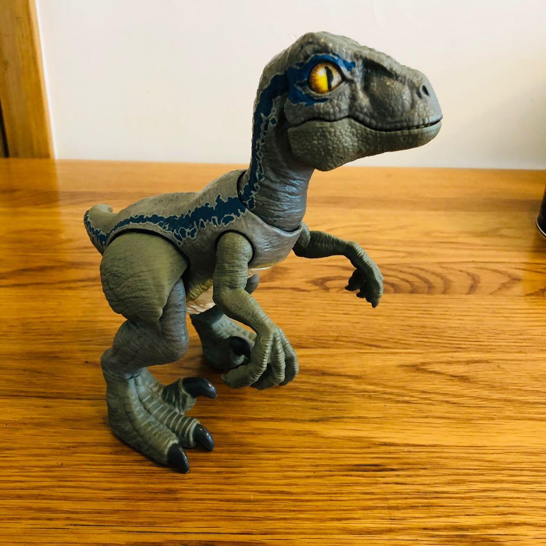 Jurassic World GFD40 Primal Pal Blue free shipping Hobbies