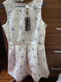 （分類：）位於 。 由 lierrelierre 提交（商品編號 1103038746，圖片 1）。簡介： 。