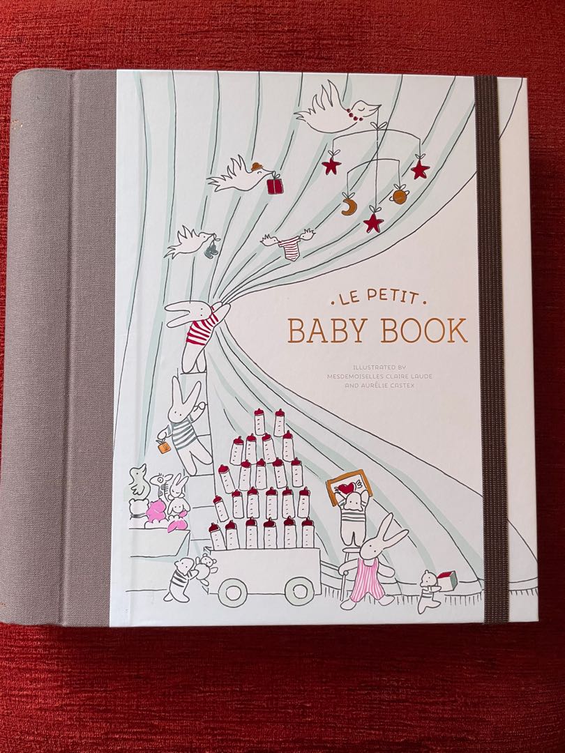 Le petit outlet baby book