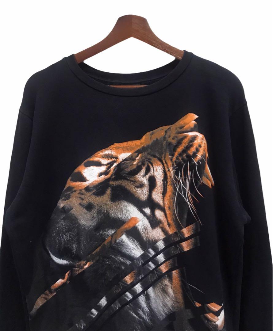 Marcelo burlon tiger best sale sweatshirt