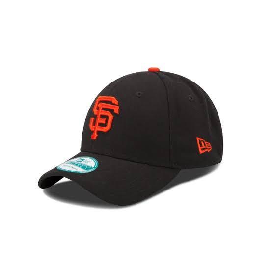 SF Giants Mitchell and Ness cap, Men's Fashion, Watches & Accessories, Caps  & Hats on Carousell