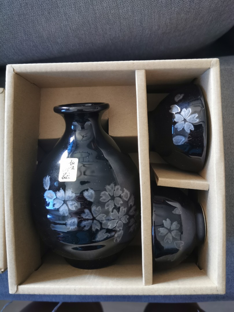Sake flask and cups, Furniture & Home Living, Kitchenware & Tableware