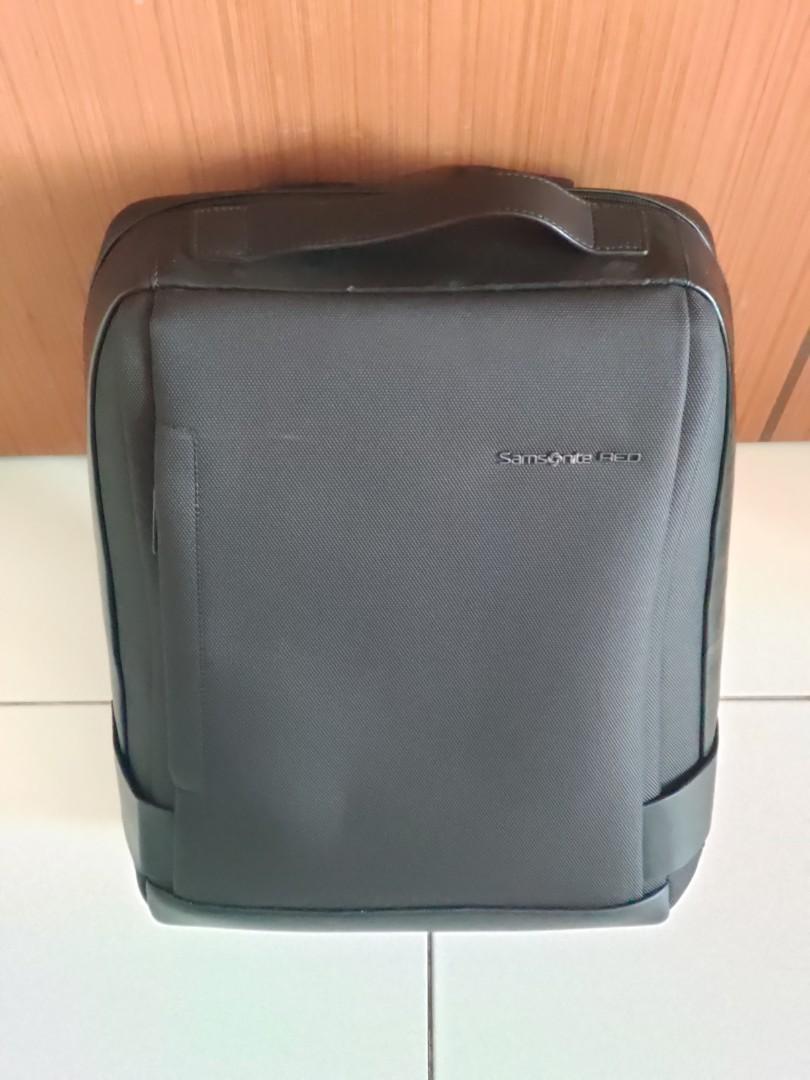 Samsonite asteen top