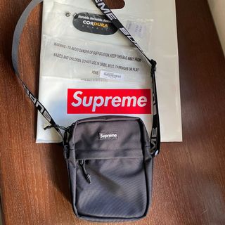 (Category: ) located in . Submitted by yeezypeazy (Listing ID 1103032292, Image 1). Description: .