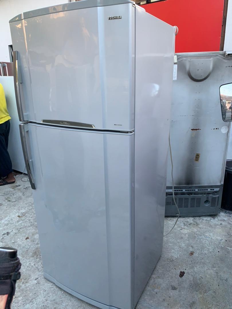 TOSHIBA 2 DOOR REFRIGERATOR FRIDGE 700 LITER TV Home Appliances