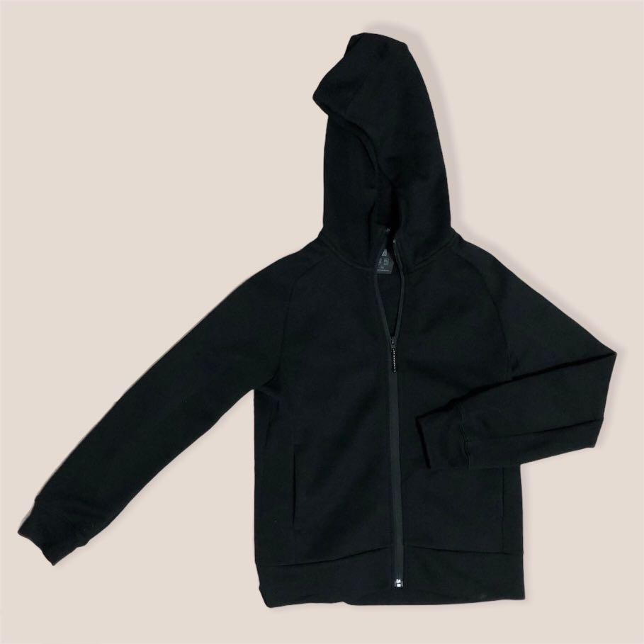 Black sale uniqlo jacket