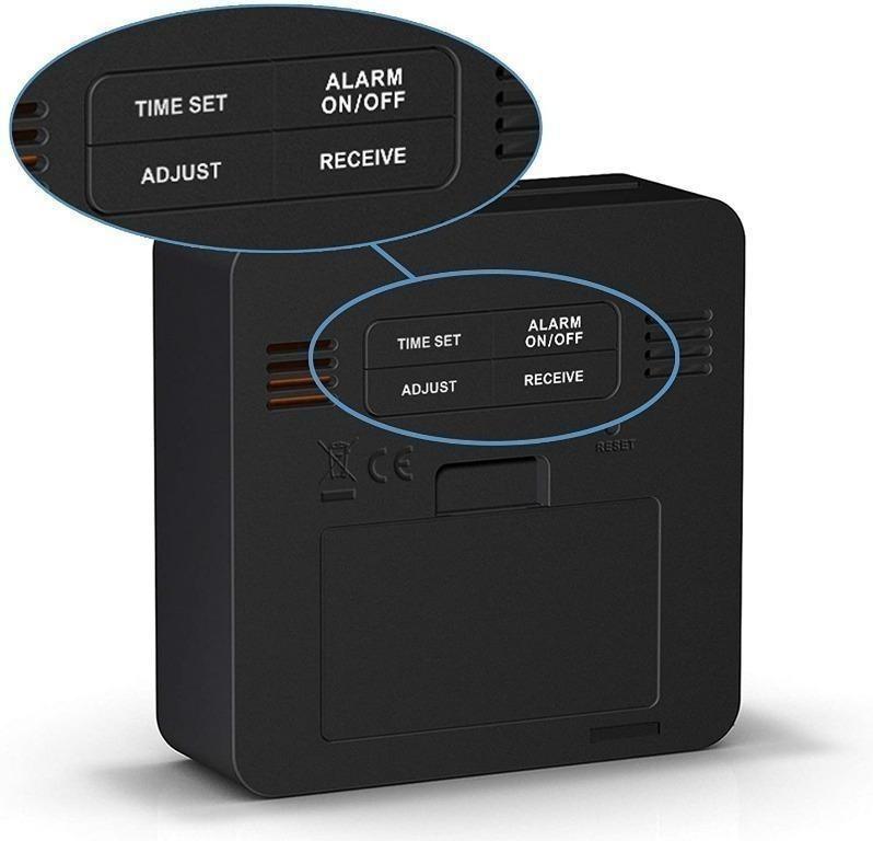 10443) HITO 3.7” Atomic Travel Alarm Clock with Solar Panel, Date Day