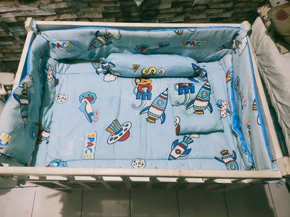 2nd hand crib with bumper, Babies & Kids, Baby Nursery & Kids Furniture