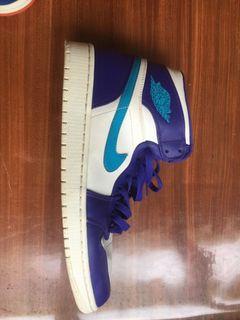 AJ 1