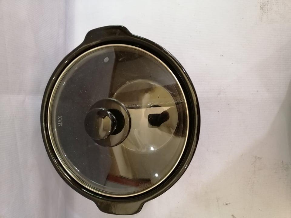 Anko 3 Litre Slow Cooker (Category: Cookers) located in San Pedro. Submitted by aus-plus (Listing ID 1103153001, Image 3). Description: Anko 3 Litre Slow Cooker -low,high and keep warm settings -iron housing with chalkboard coating -ceramic pot.