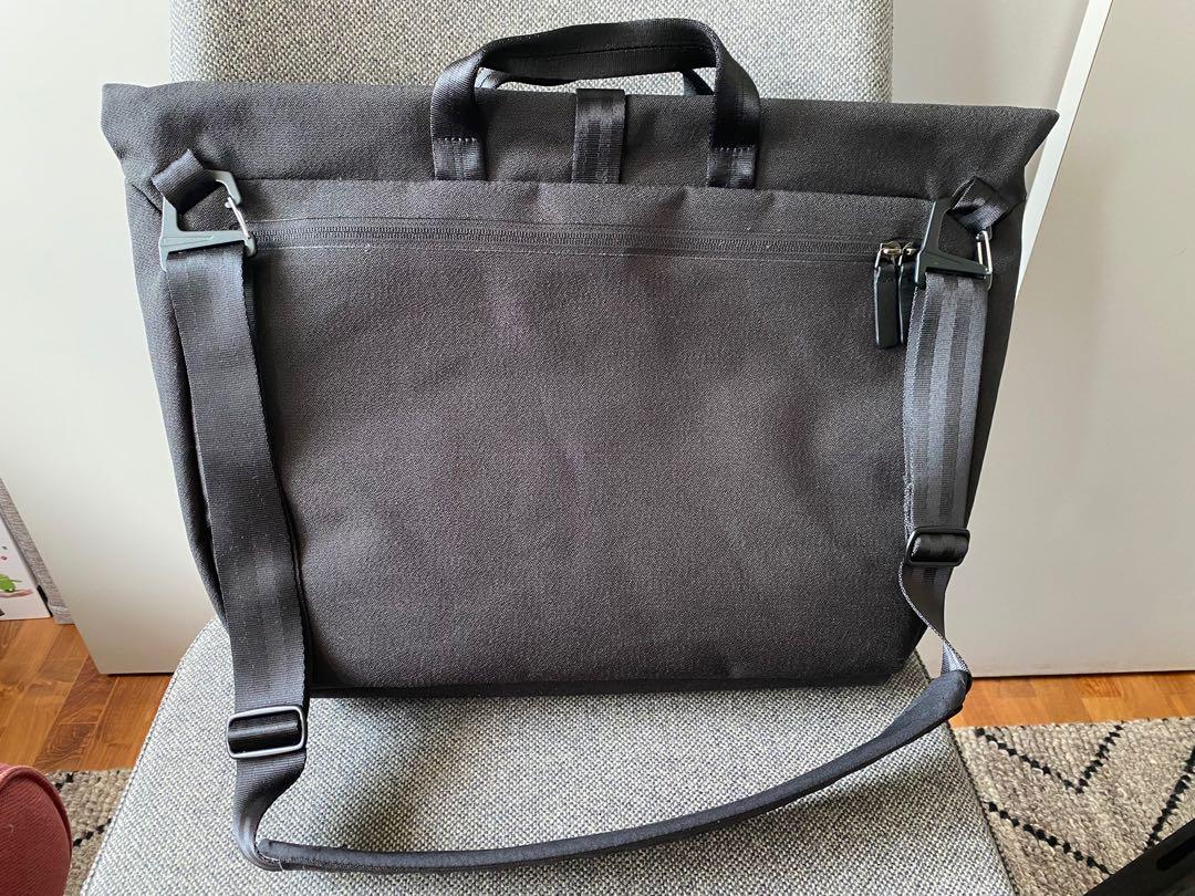 Bellroy System Messenger Bag Black, Men's Fashion, Bags, Sling Bags