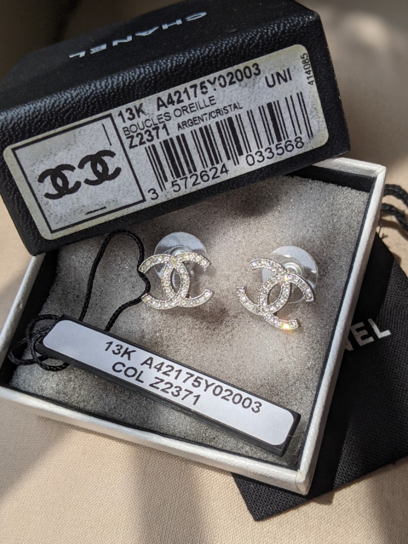 Authentic Classic Chanel Silver CC Crystal Moscova Piercing