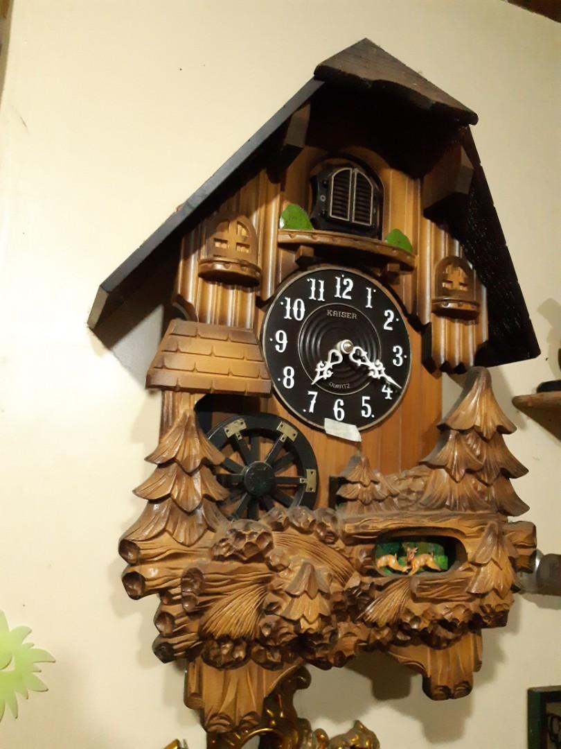cuckoo clock (Category: Clocks) located in Binangonan. Submitted by mvin822 (Listing ID 1103253895, Image 2). Description: for sale cuckoo clock battery operated 2x D size wood material made in korea working good condition with sounds and mechanism no pendulum.
