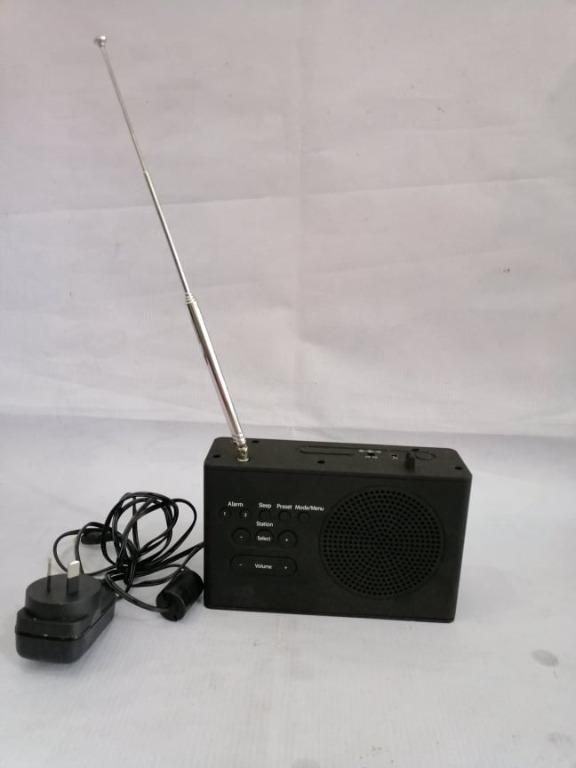 Dab and Clock Radio (Category: Soundbars, Speakers & Amplifiers) located in San Pedro. Submitted by aus-plus (Listing ID 1103216855, Image 2). Description: Dab and Clock Radio -Dab&FM radio -2x1a USB charging ports -10 radio presets -sleek mesh grill -AUX input -Dual alarm -Built in 2 x 2W stereo speakers -Dimmable display -LCD display.