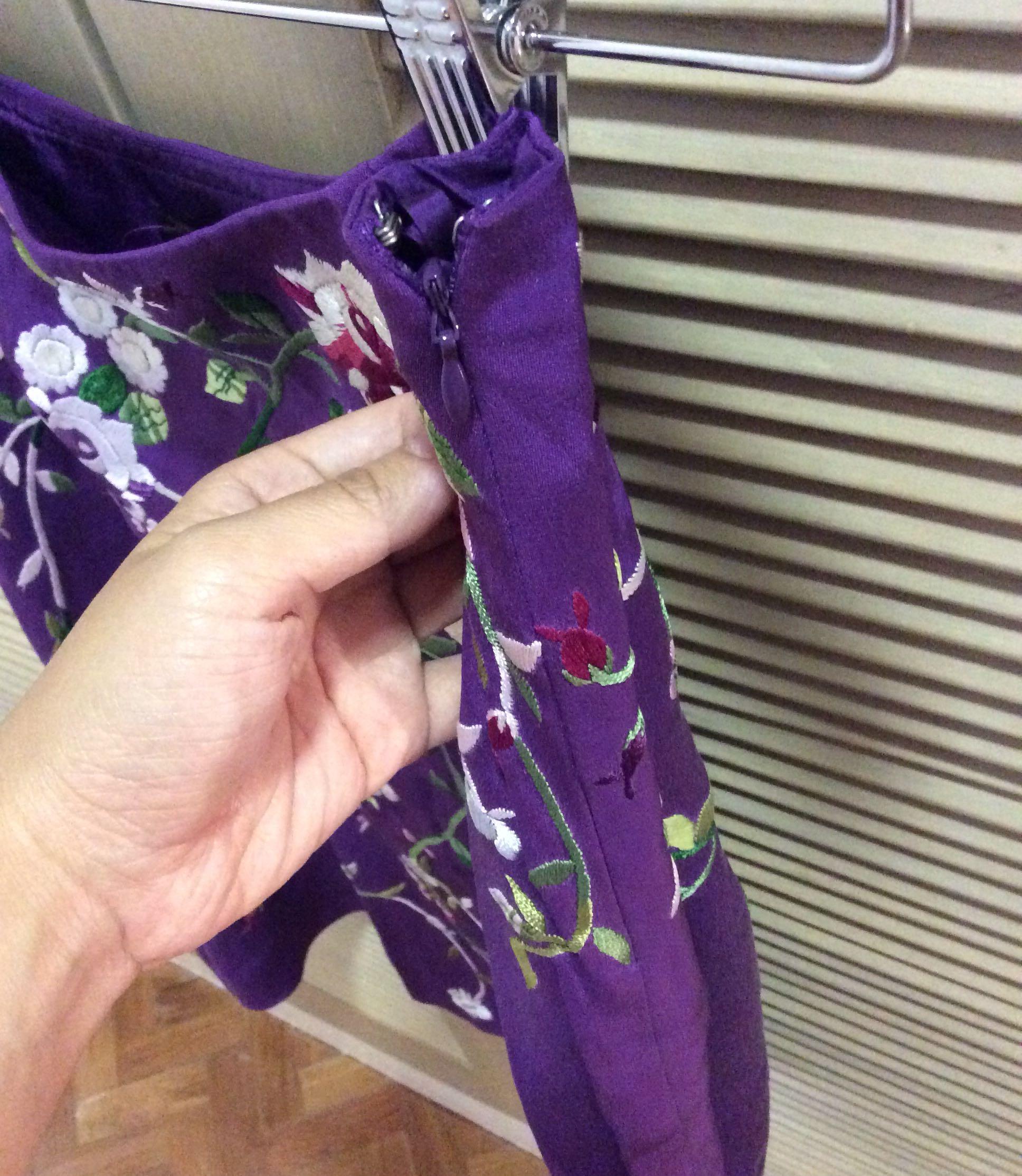 Episode embroidered silk skirt (Category: Skirts) located in Quezon City. Submitted by redddtag (Listing ID 1103229374, Image 3). Description: Episode silk embroidered skirt Measurement of waistline by tape measure on last pic (approx 26 inches) No pic when worn No LBC COP NO Shopee check out Payment by BDO or BPI FAMILY SAVINGS BANK .