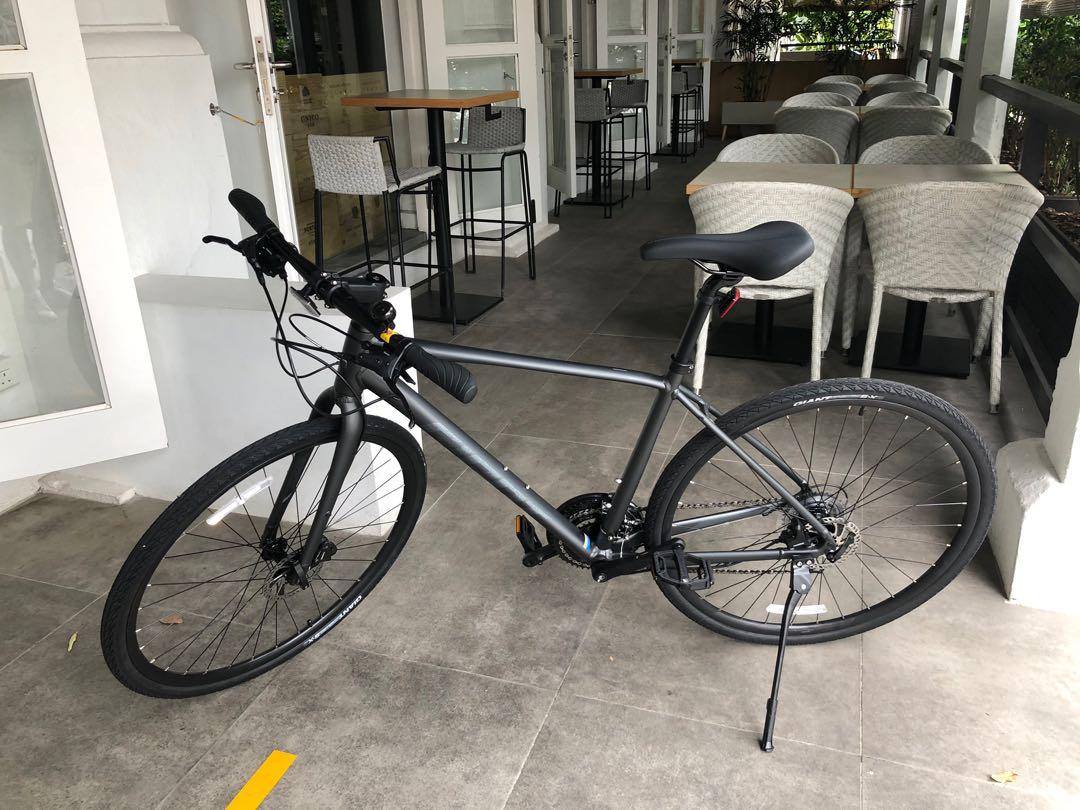 Giant Escape 1 Hybrid Bike M size used one time Sports
