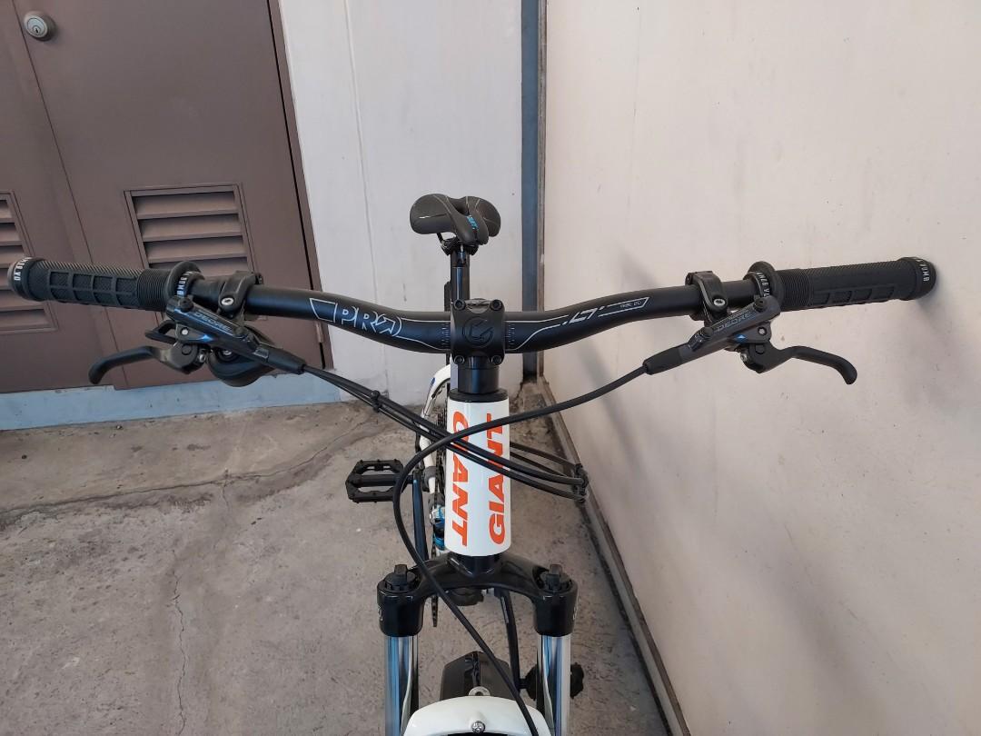 GIANT XTC 26ERS (Category: Bicycles) located in Paranaque City. Submitted by jm0313 (Listing ID 1103135257, Image 2). Description: *GIANT XTC ALLOY 26ERS *XCT SUNTOUR FORK *SHIMANO PRO HANDLE BAR *SHIMANO STEM *SHIMANO SEAT CLAMP *GROUP SET SHIMANO "DEORE" 12'SPEED *SHIMANO BRAKE SET *MAXXIS TIRE *CONTINENTAL INSIDE INTERIOR *GIANT PEDALS Negotiable.☝🤏.