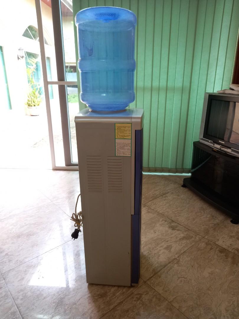 Hot & cold water dispenser with mini fridge, TV & Home Appliances