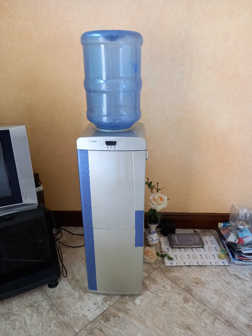 Hot & cold water dispenser with mini fridge, TV & Home Appliances