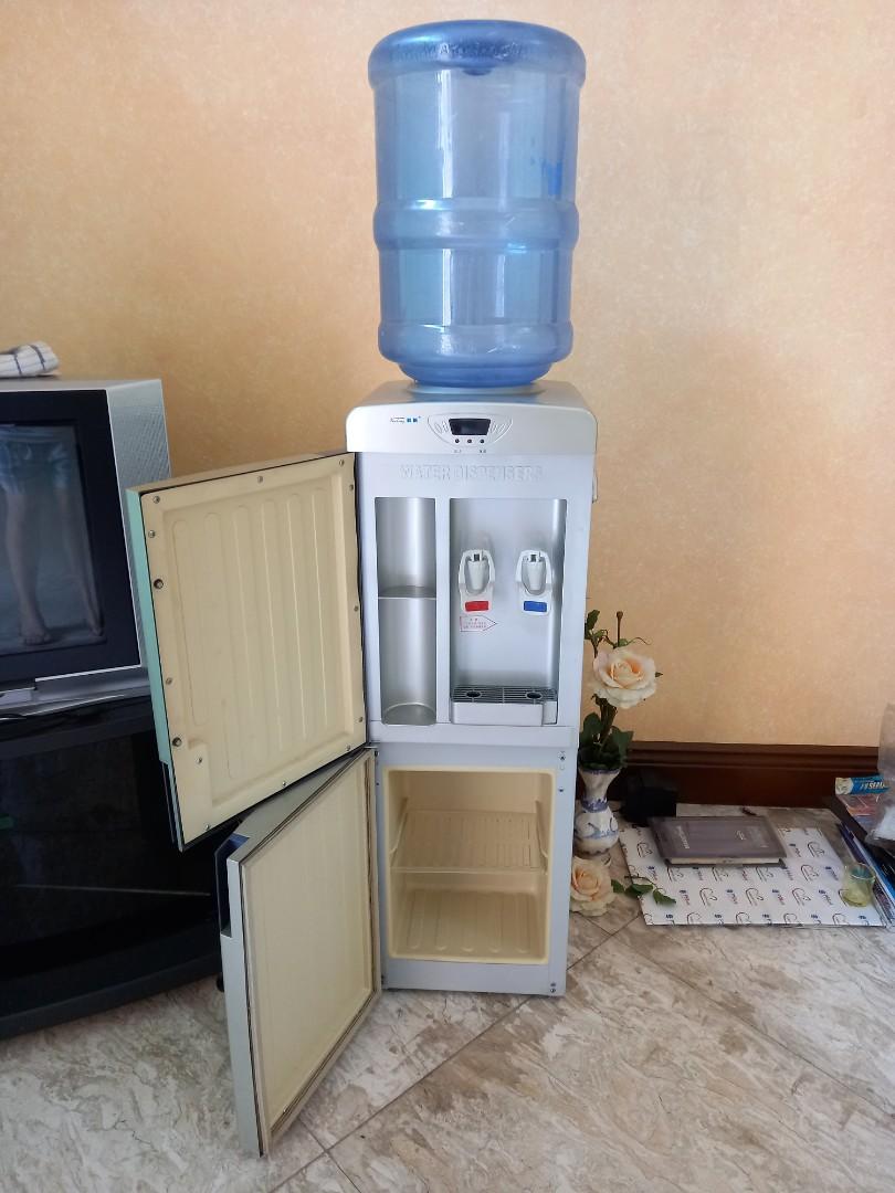 Hot & cold water dispenser with mini fridge, TV & Home Appliances