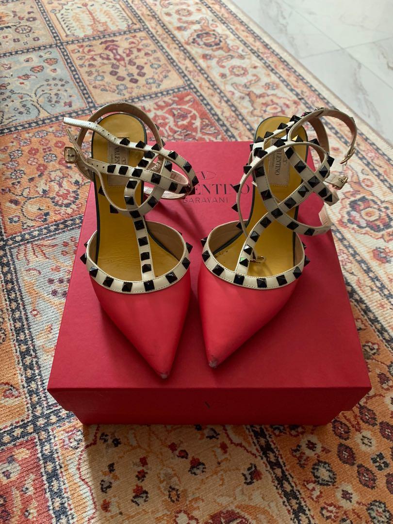 Louboutin valentino outlet