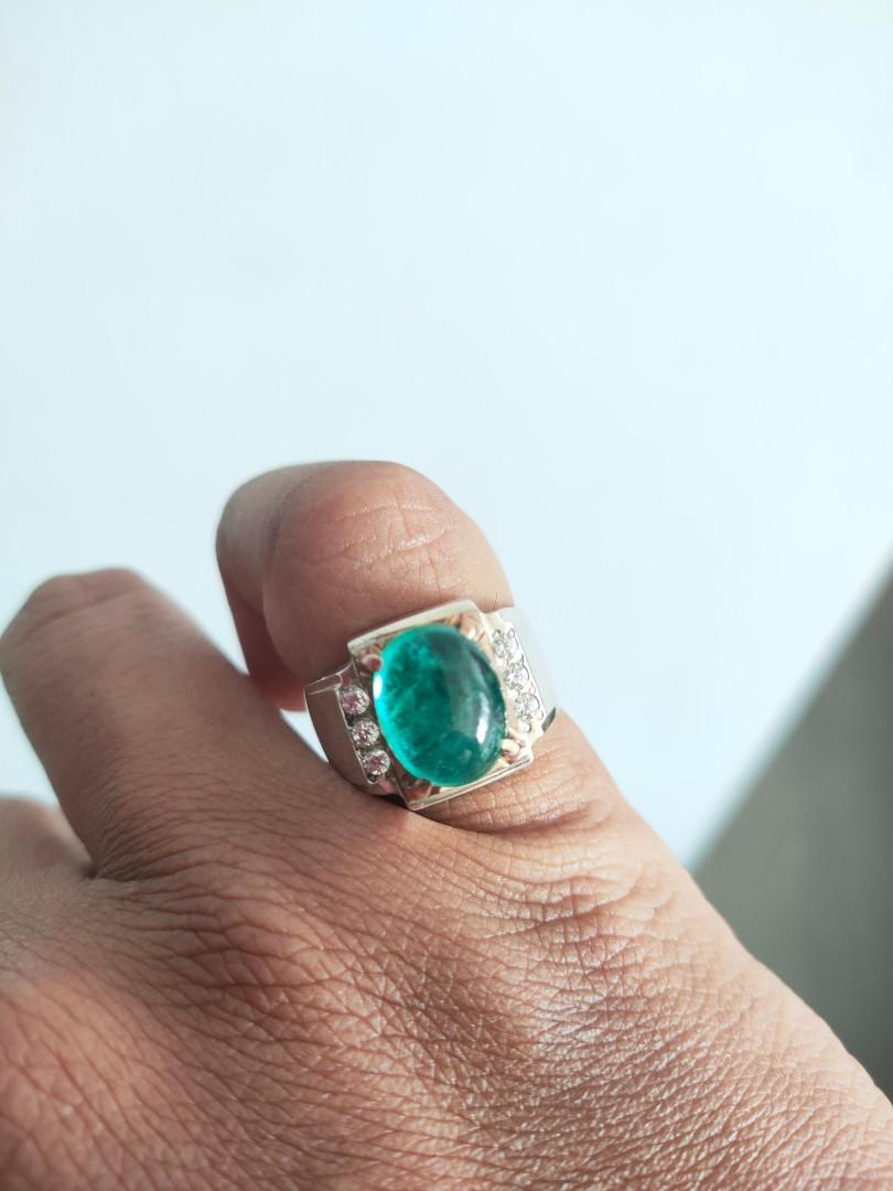 Men Ring (Category: Precious Stones) located in Singapore. Submitted by apis262109 (Listing ID 1103205111, Image 1). Description: -Near to 5ct Zambia Emerald(Zamrud) -Silver 960 -Gold mood claw(kuku suasa) -Ring size 16.