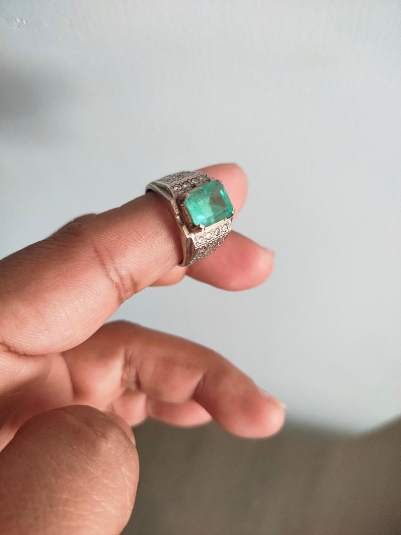 Men Ring (Category: Precious Stones) located in Singapore. Submitted by apis262109 (Listing ID 1103205872, Image 4). Description: -3.3 ct Colombian Emerald(Zamrud) -Clear green apple colour -Silver 960 -Gold mood claw(Kuku suasa) -Ring size 16.