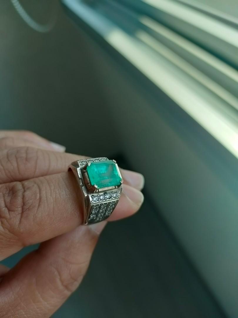 Men Ring (Category: Precious Stones) located in Singapore. Submitted by apis262109 (Listing ID 1103205872, Image 5). Description: -3.3 ct Colombian Emerald(Zamrud) -Clear green apple colour -Silver 960 -Gold mood claw(Kuku suasa) -Ring size 16.