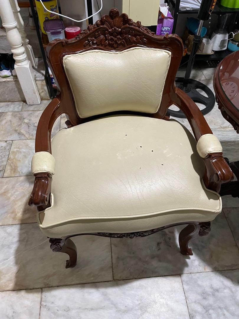 NARRA COFFEE TABLE SET!!!!!!! 25k ONLY (Category: Other Home Furniture) located in Quezon City. Submitted by PVDLL (Listing ID 1103151827, Image 3). Description: Slightly nego.