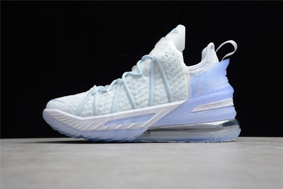 Nike 18 white store