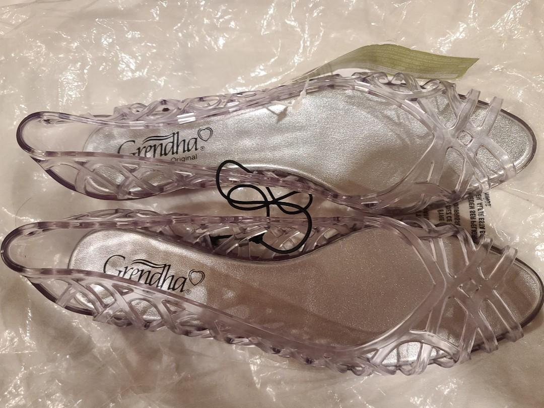 NWT Grendha Clear Jelly Peep Toe Flats (Category: Flats & Sandals) located in Davao. Submitted by sach07 (Listing ID 1103323961, Image 1). Description: (Last Price‼️ 😉) Price is fixed + shipping fee Purchased in Australia years ago. Never worn. Size: EU 39 US 8 Made in Brazil Never came in a box so don't expect one. But bought packaged in a plastic bag as you can see in the photo. Please don't expect a pristine plastic bag, I've kept this for ye