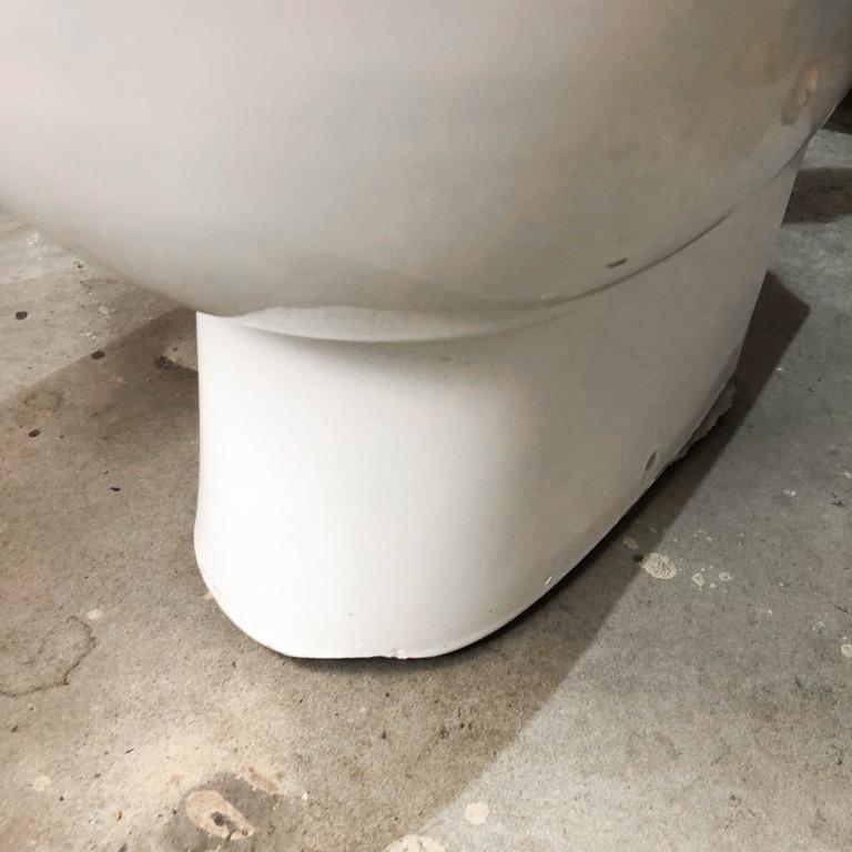 [P1] ECONAX Brand Ceramic Toilet Bowl Mangkuk Tandas, Furniture