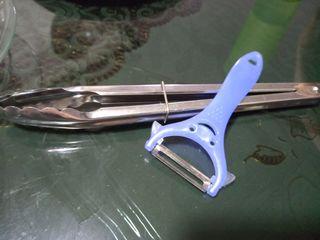 Pencapit makanan & Pisau piller