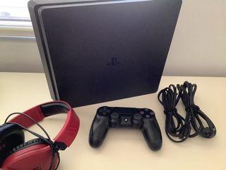 Ps4 controller and headset