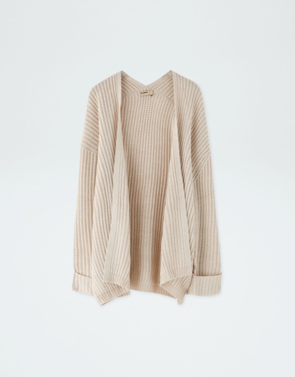 Pull Bear Oversized Purl Knit Cardigan Women s Fashion Coats Jackets and Outerwear on Carousell