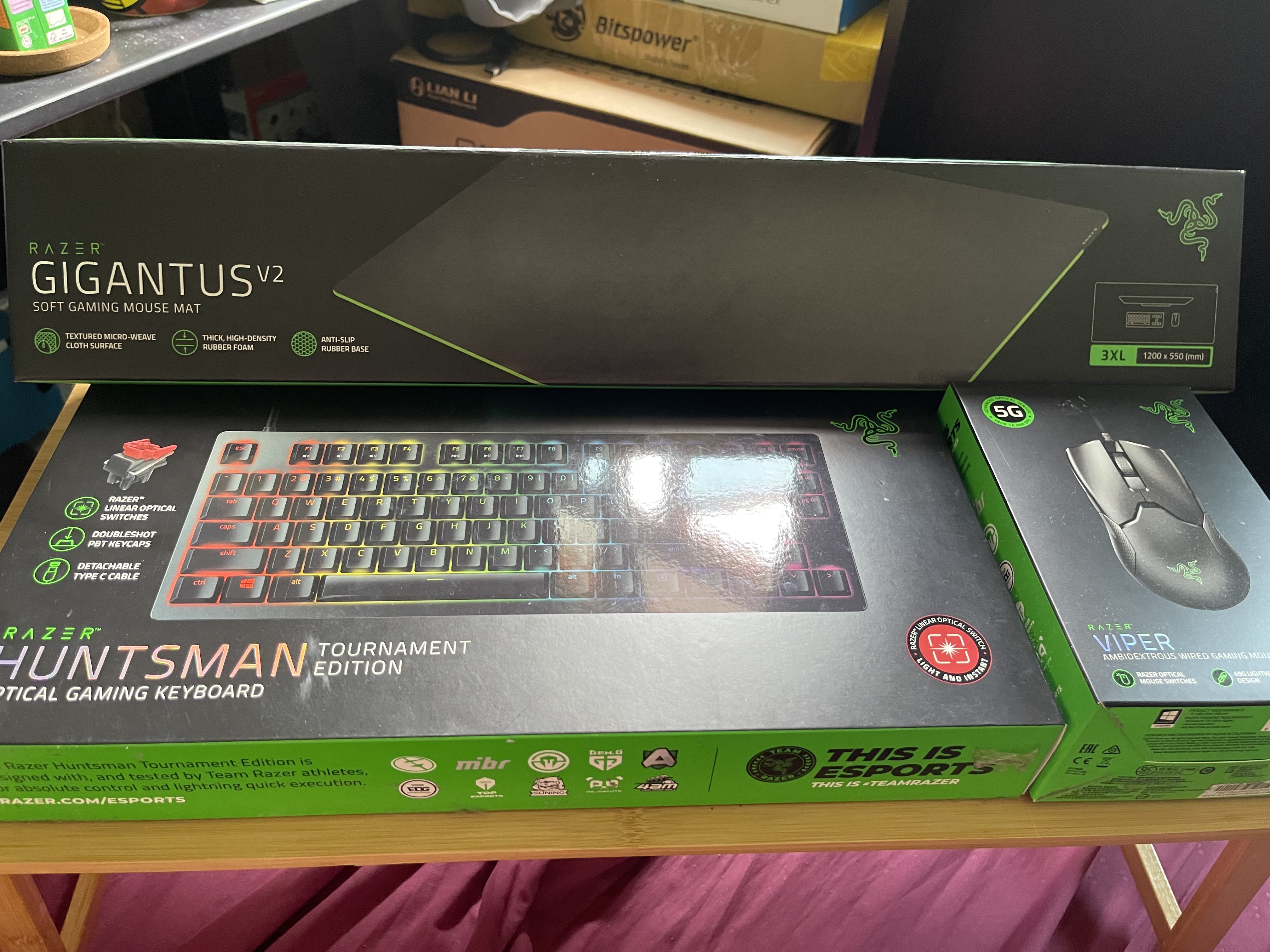 Home Run Razor Bundle Razer Bundle: Razer Huntsman TKL (Red Switch), Wired viper and Gigantus ...