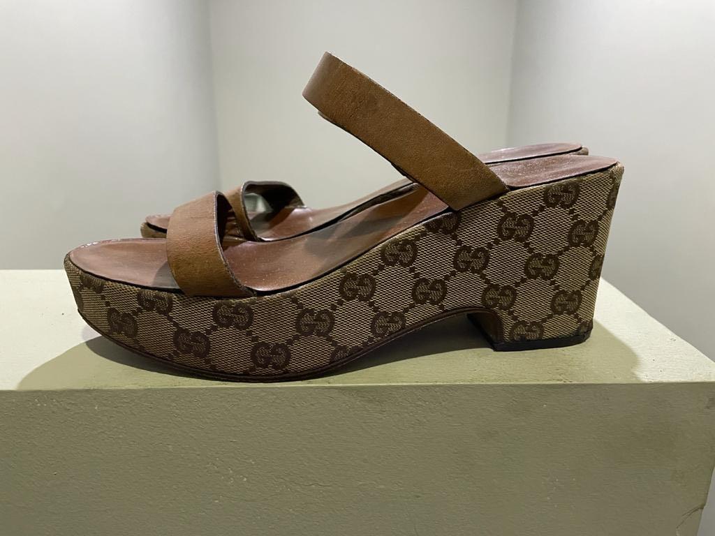 Sandal sales wedges gucci