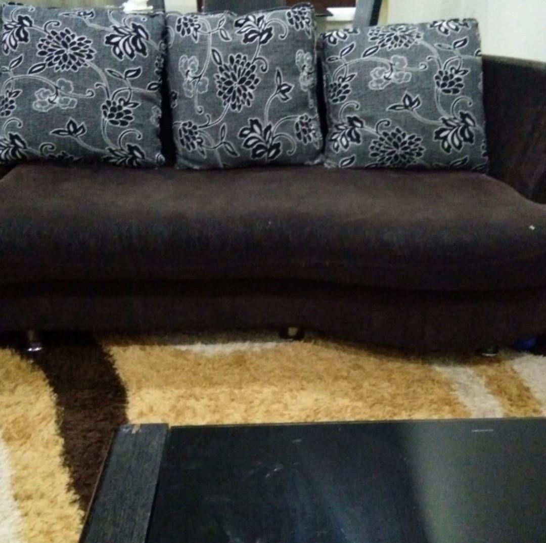 Sofa L Shape Besar, Furniture & Home Living, Furniture, Sofas on Carousell